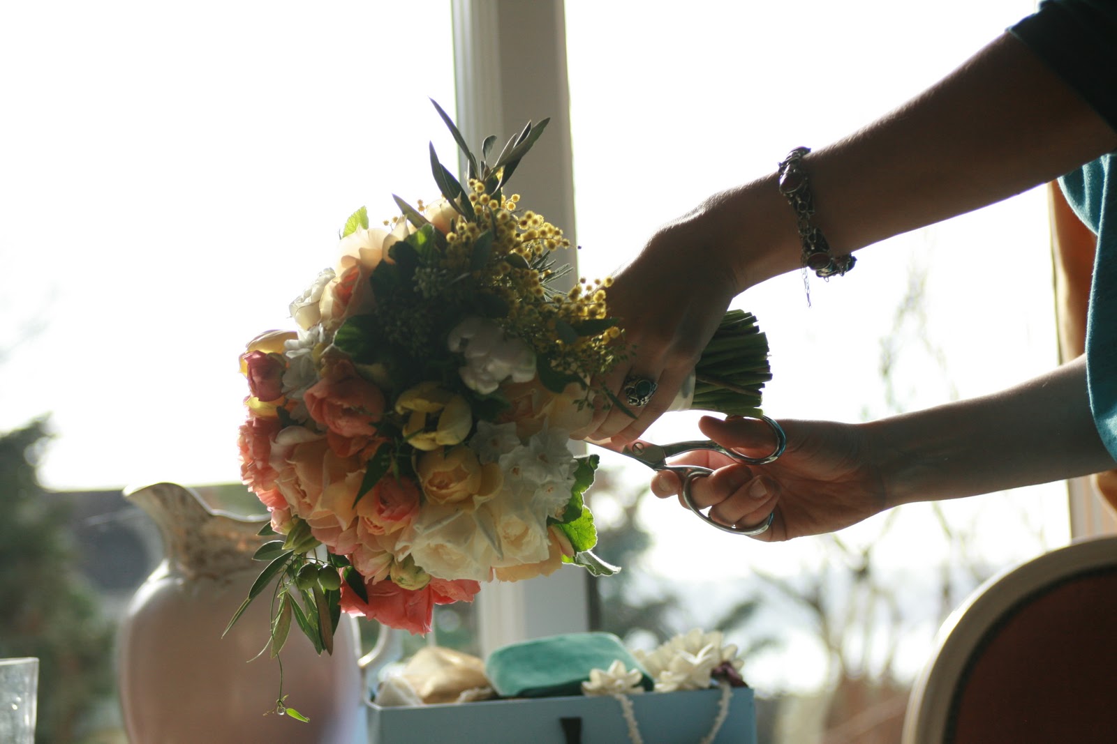 Erin Benzakein arranging a bouquet