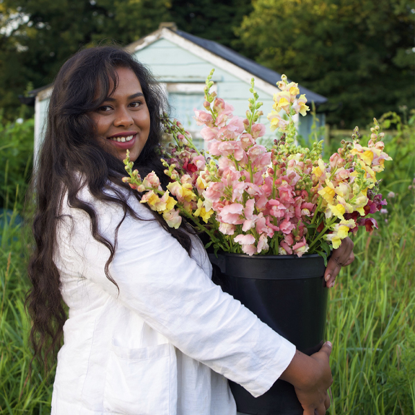 2021 Floret Online Workshop Scholarship winner Nethmie Rathnayake