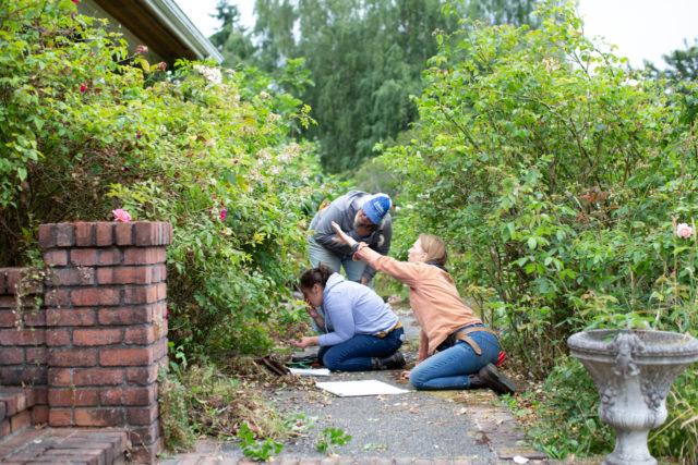 El equipo Floret visita los jardines de rosas de Anne Belovich e intenta identificar plantas