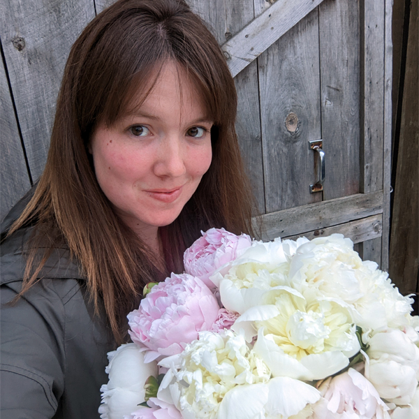 Emily Fitzpatrick holding bouquet